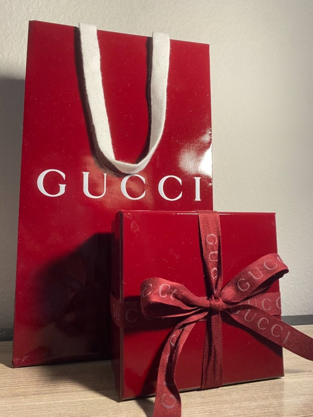Gucci Crest Pendant Necklace New with Packaging - Picture 4 of 6